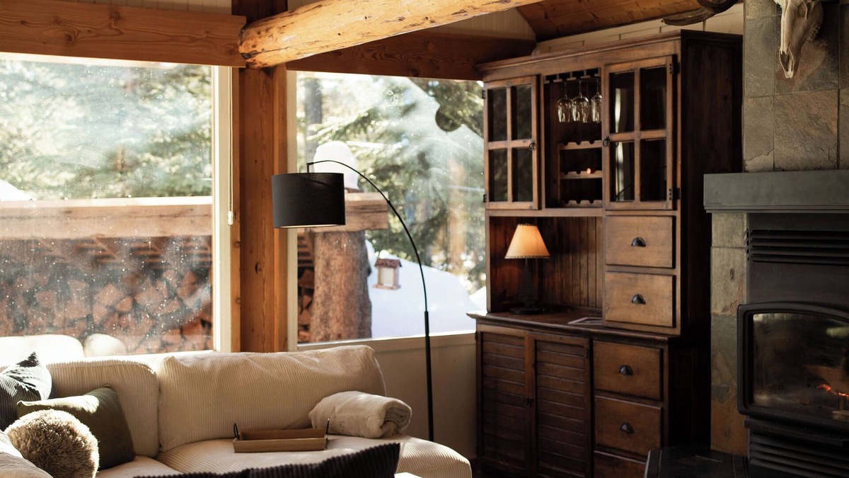 Okanagan-Similkameen Cabin | Chalet Schuss - A Classic Canadian Cabin at Apex Mountain