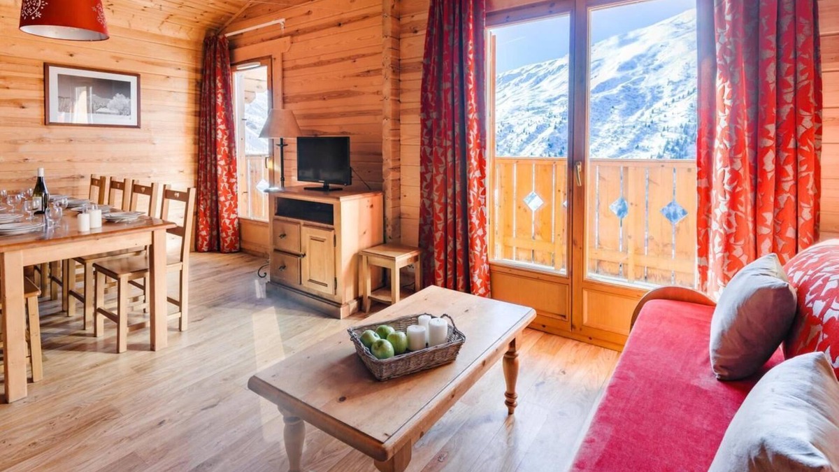 Valmeinier Ski Chalet | Chalet, ski-in/ski-out & foot of the slopes, fitness, swimming pool, balcony, tv, 65m², Valmeinier