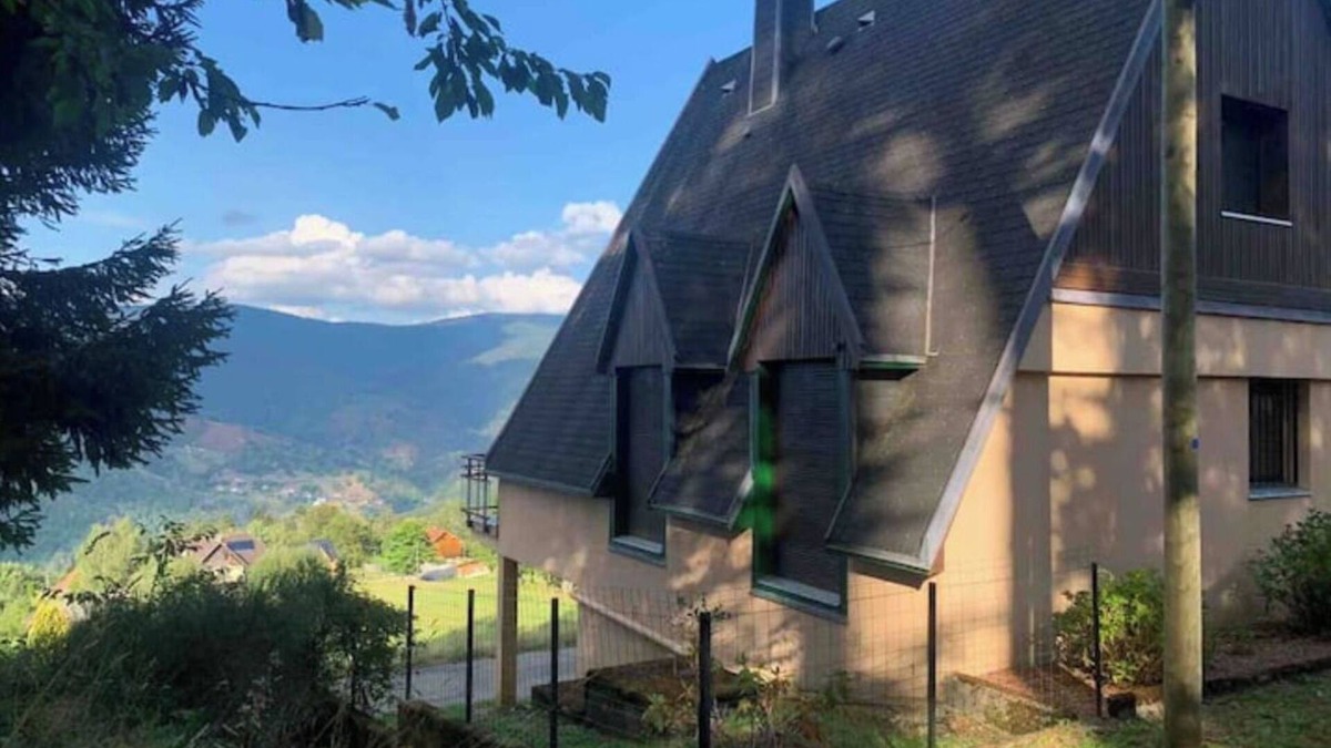 Kruth House | Chalet-style house in the heart of nature
