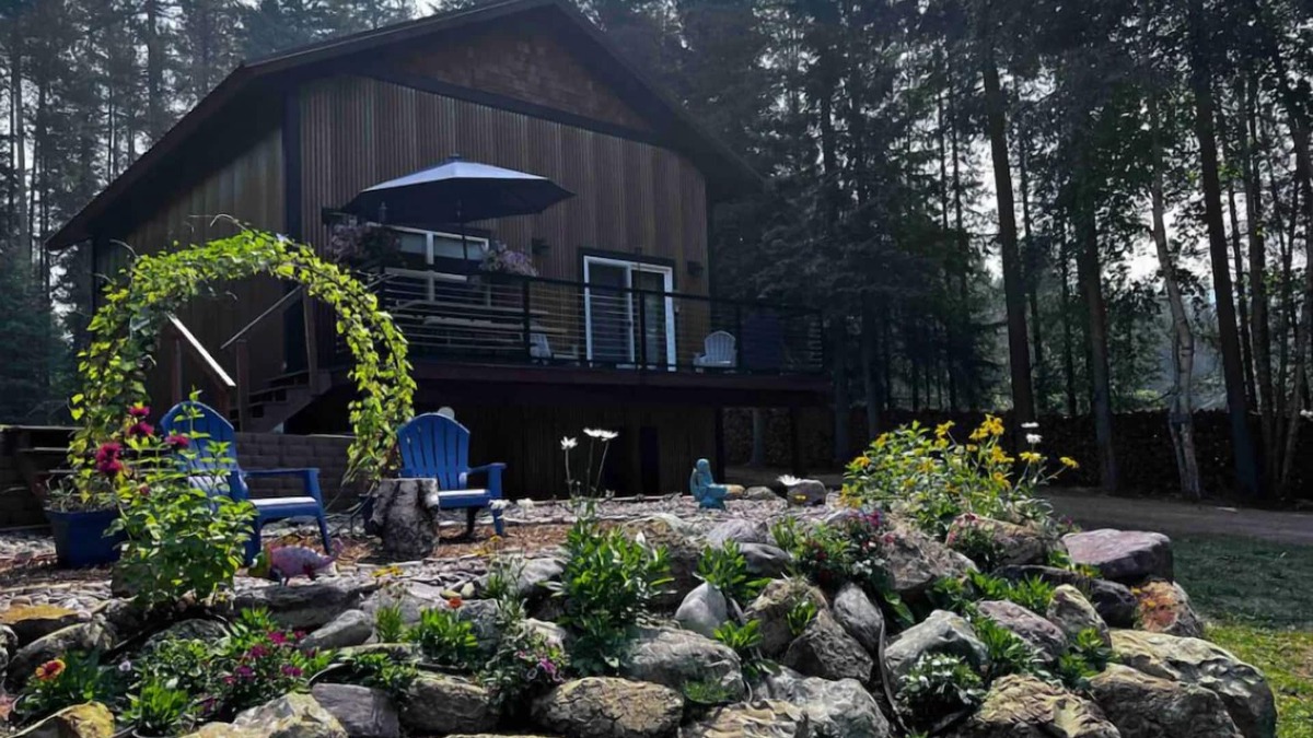 Coram House | Chalet tucked in the woods 7 miles from Glacier National Park.