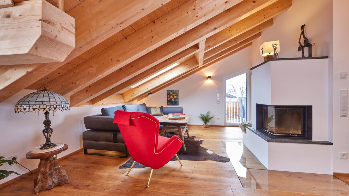 Garmisch-Partenkirchen Apartment | Chalet Wild - stylish attic flat for peace seekers and mountain lovers