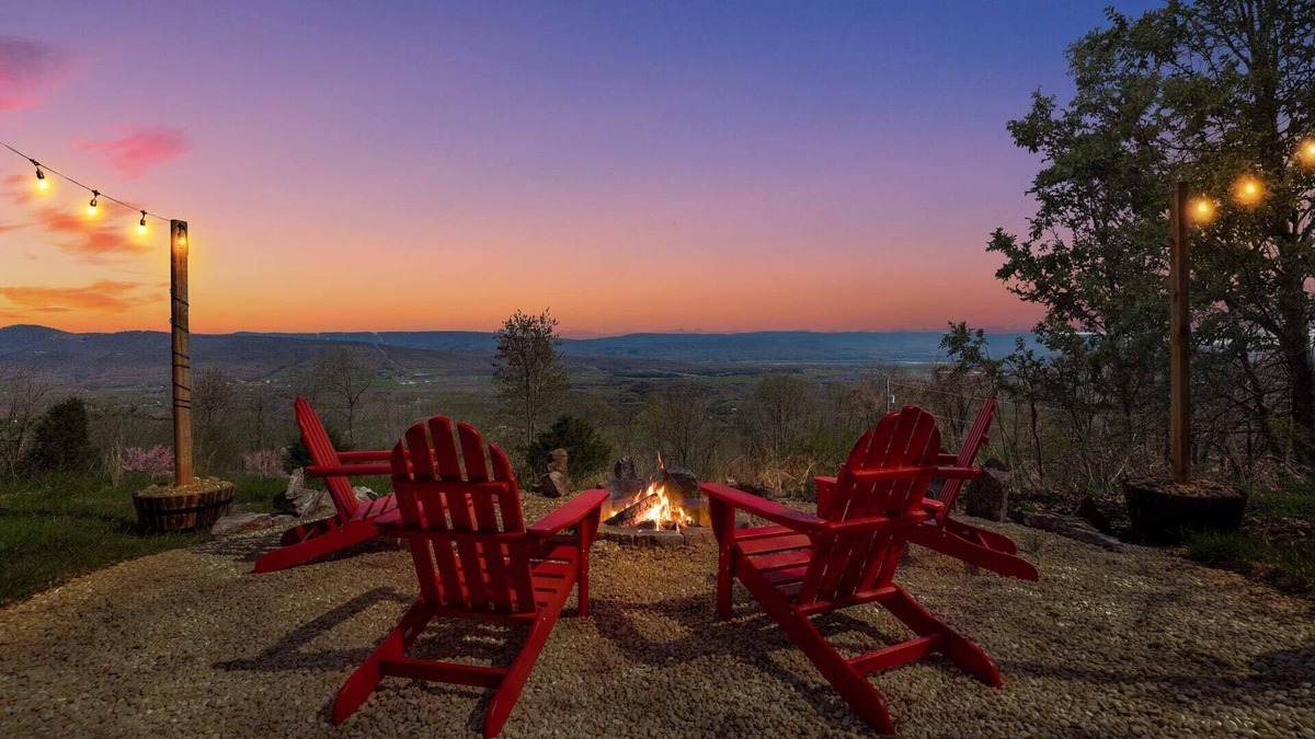 Old Fields House | Chalet w Stunning Views, Hot Tub, Fire Pit, & WiFi
