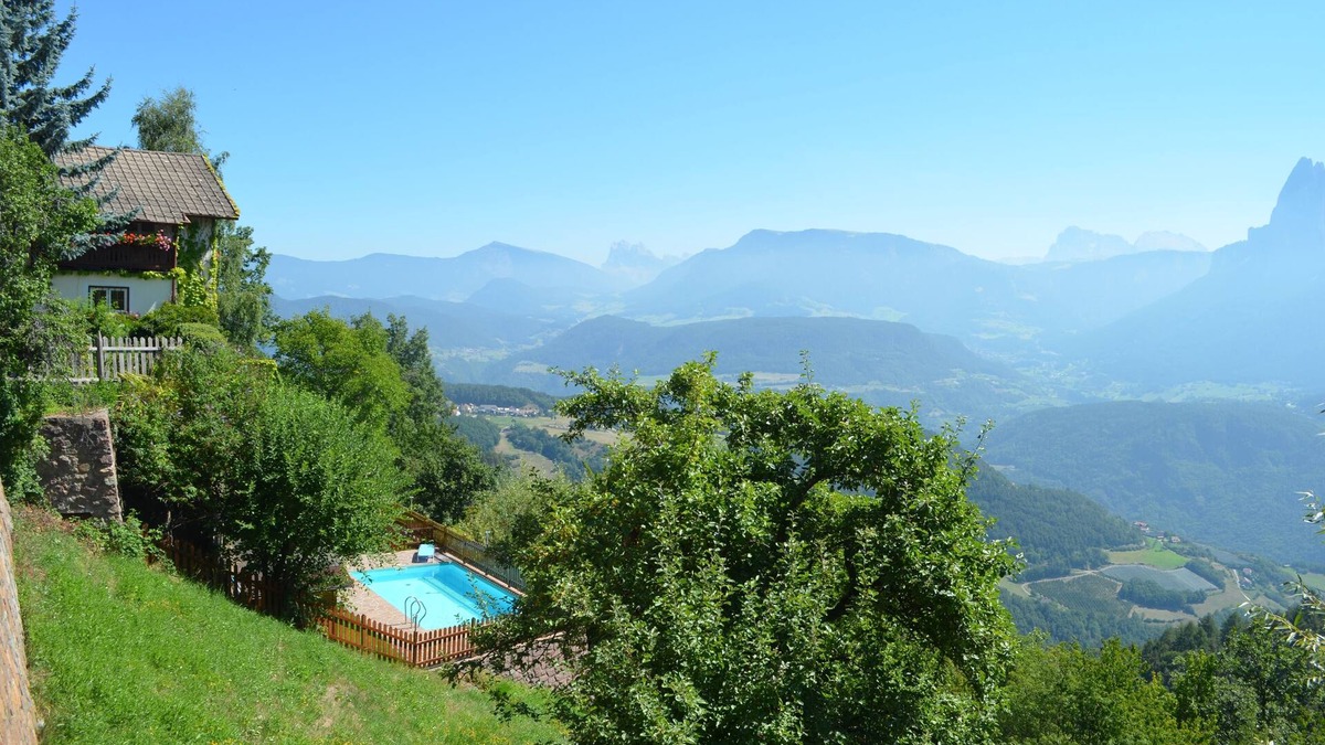 Longomoso Ski Chalet | Chalet with pool and garden overlooking the Dolomites