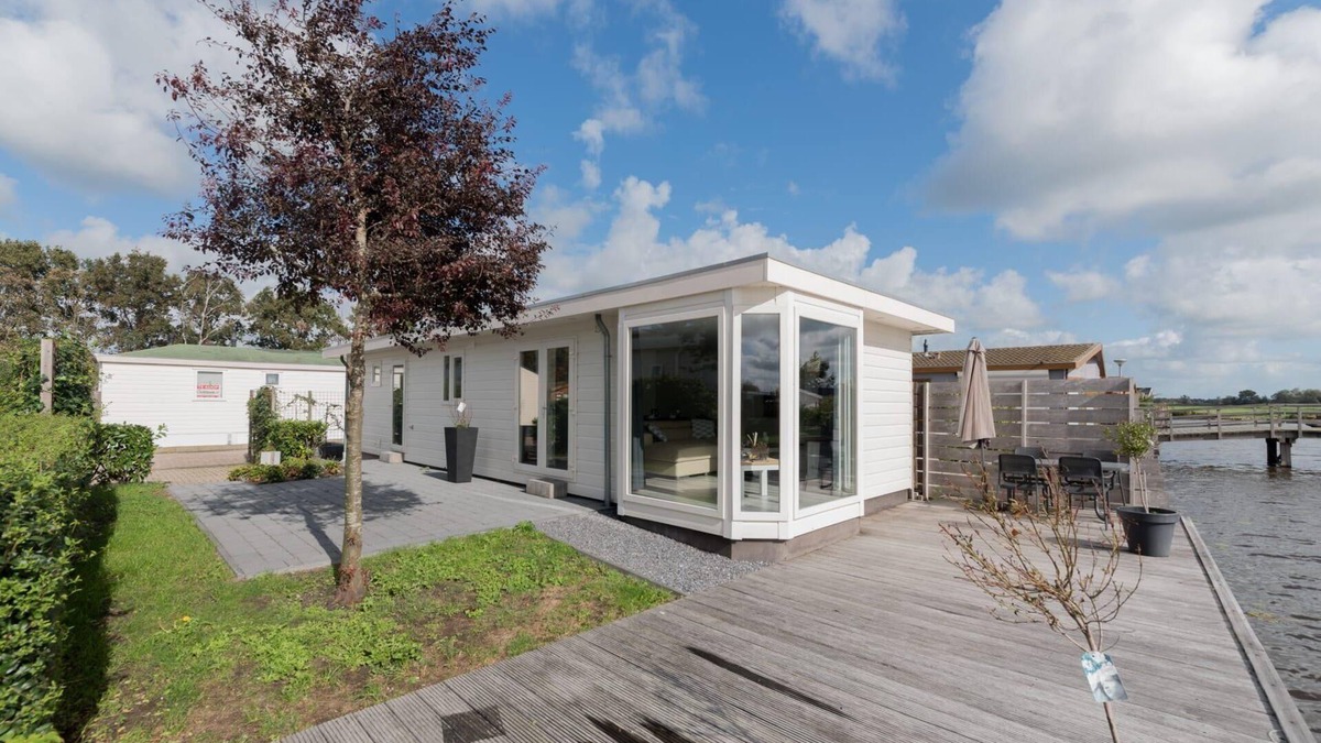 West-Graftdijk House | Chalet with 2 bedrooms and a dishwasher