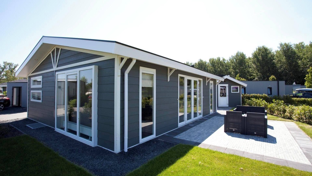 Velsen-Zuid House | Chalet with 2 bedrooms and a terrace