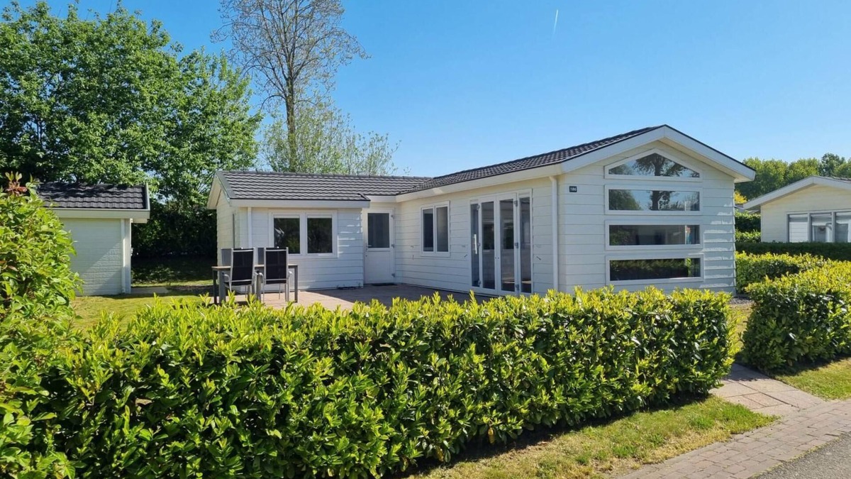 Velsen-Zuid House | Chalet with 2 bedrooms and a terrace