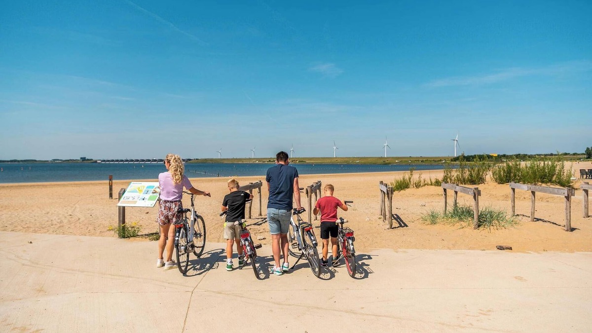 Municipality of Hellevoetsluis House | Chalet with 3 bedrooms and a terrace