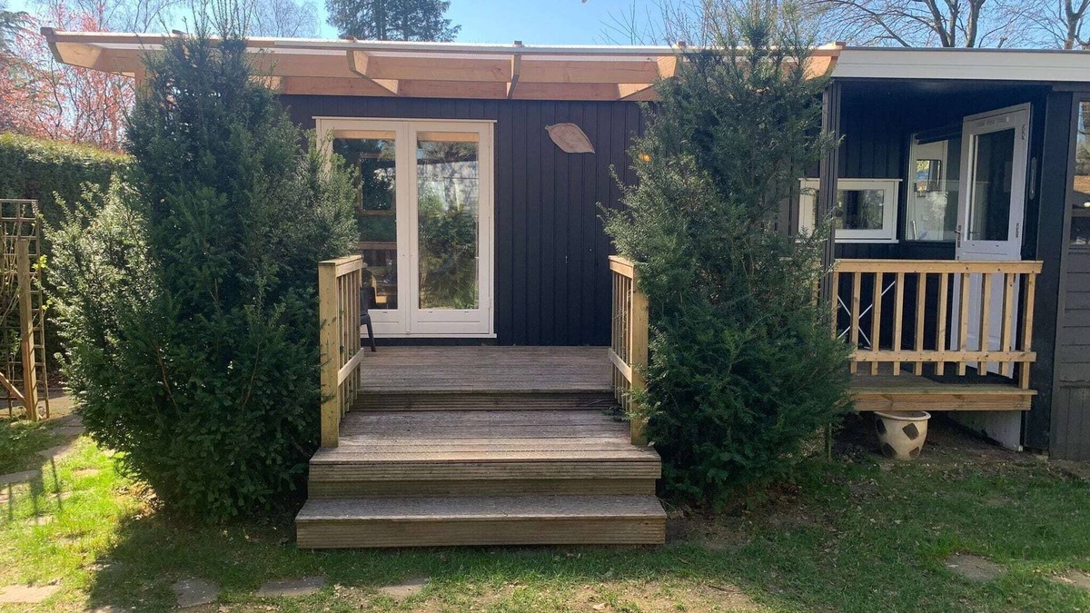 Garderen Ski Chalet | Chalet with balcony in Veluwe