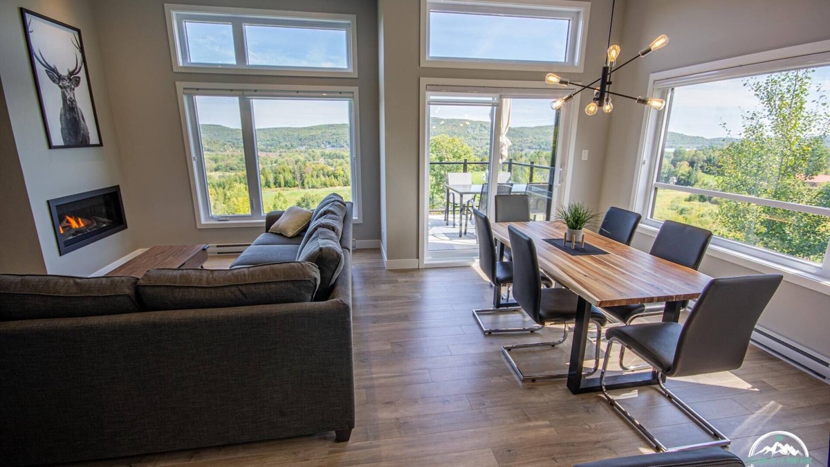 Matawinie Regional County Municipality Ski Chalet | Chalet with fireplace and mountain spa, golf view