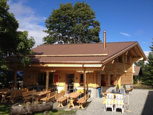 Axalp House | Chalet with gourmet kitchen for 4-8 people