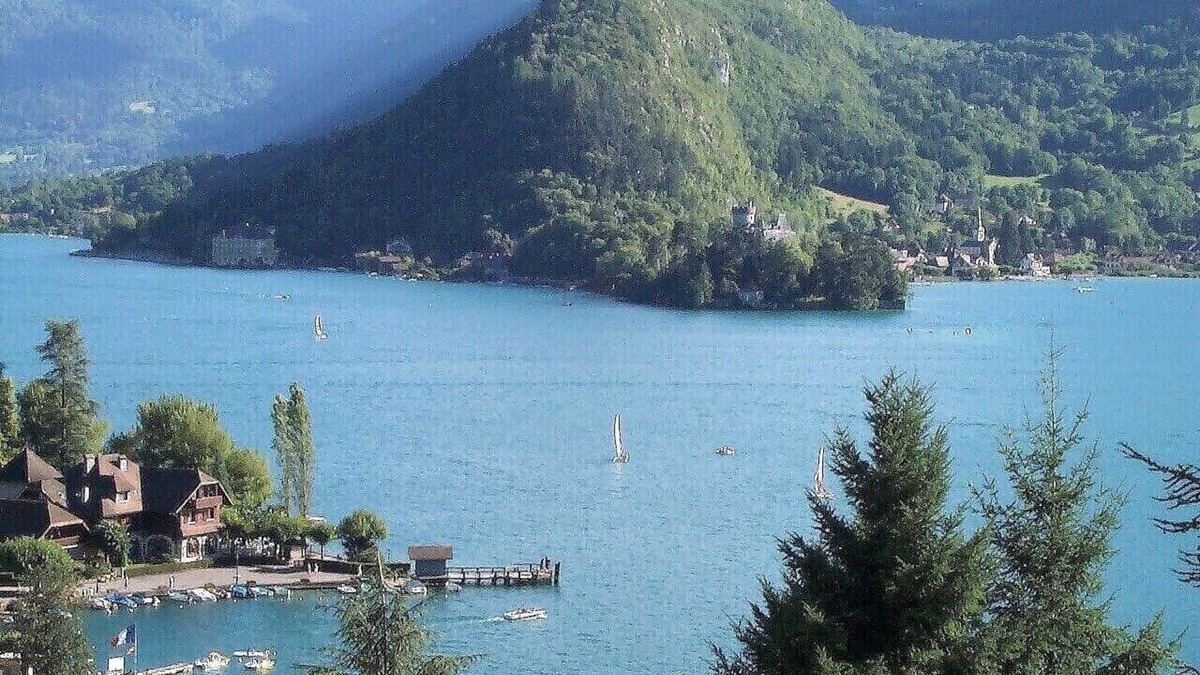 Talloires-Montmin Ski Chalet | CHALET with panoramic view of the bay of Talloires and Tournette