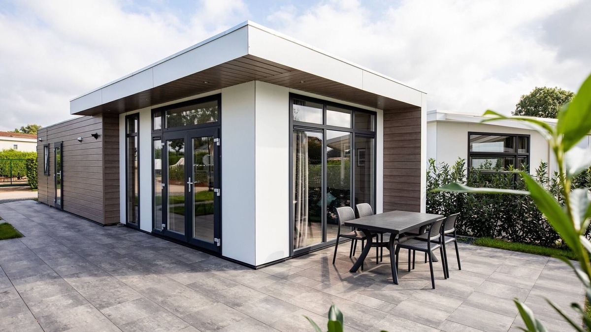 Lathum Ski Chalet | Chalet with Pond View in Gelderland