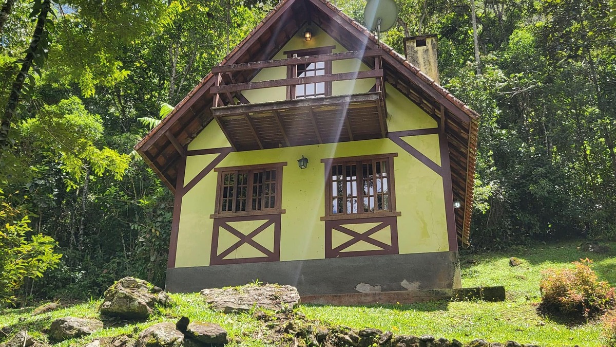 Nova Friburgo Ski Chalet | Chalet with private waterfalls