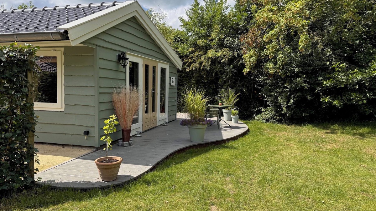 Jelsum Ski Chalet | Chalet with privacy and garden near Leeuwarden