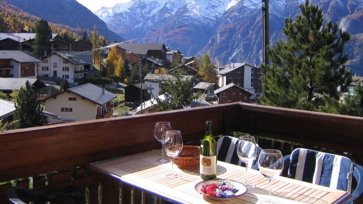 Graechen Ski Chalet | Chalet with view on the Weisshorn from terrace/bedroom/livingroom