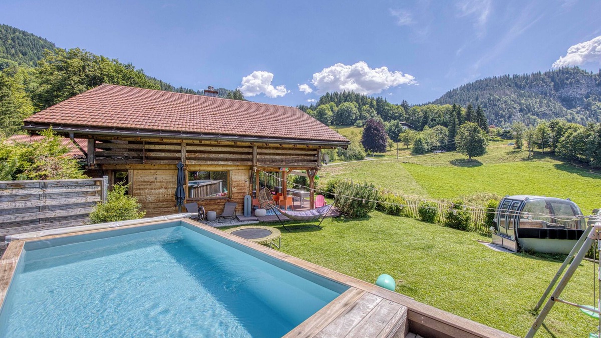 Saint-Jean-de-Sixt Ski Chalet | Chalet Xel-Ha * 180 ° view, Wood stove, Bubble sauna in the garden.
