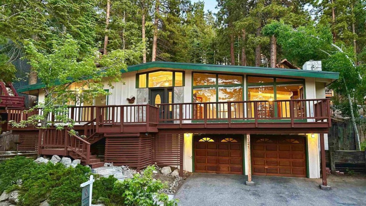 Zephyr Cove Ski Chalet | Chalet Zephyr Cove house, next to Heavenly Ski Resort and lake