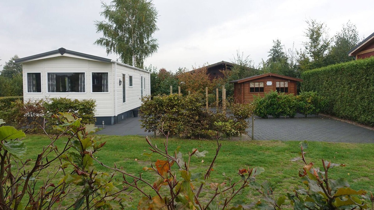 Rheezerveen Ski Chalet | Chalet Zonnezicht 4 pers. fun for young & old on Christian family campsite