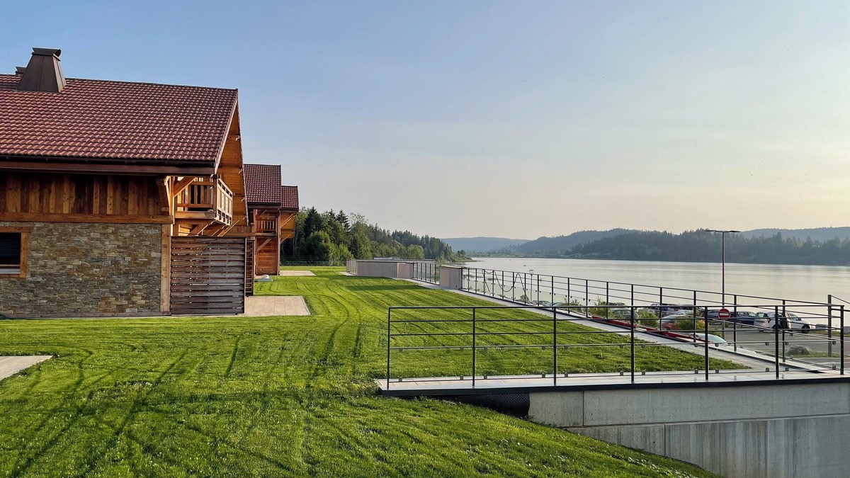 Malbuisson Ski Chalet | Chalets Coeur du Lac à 100 m du Lac Saint-point !