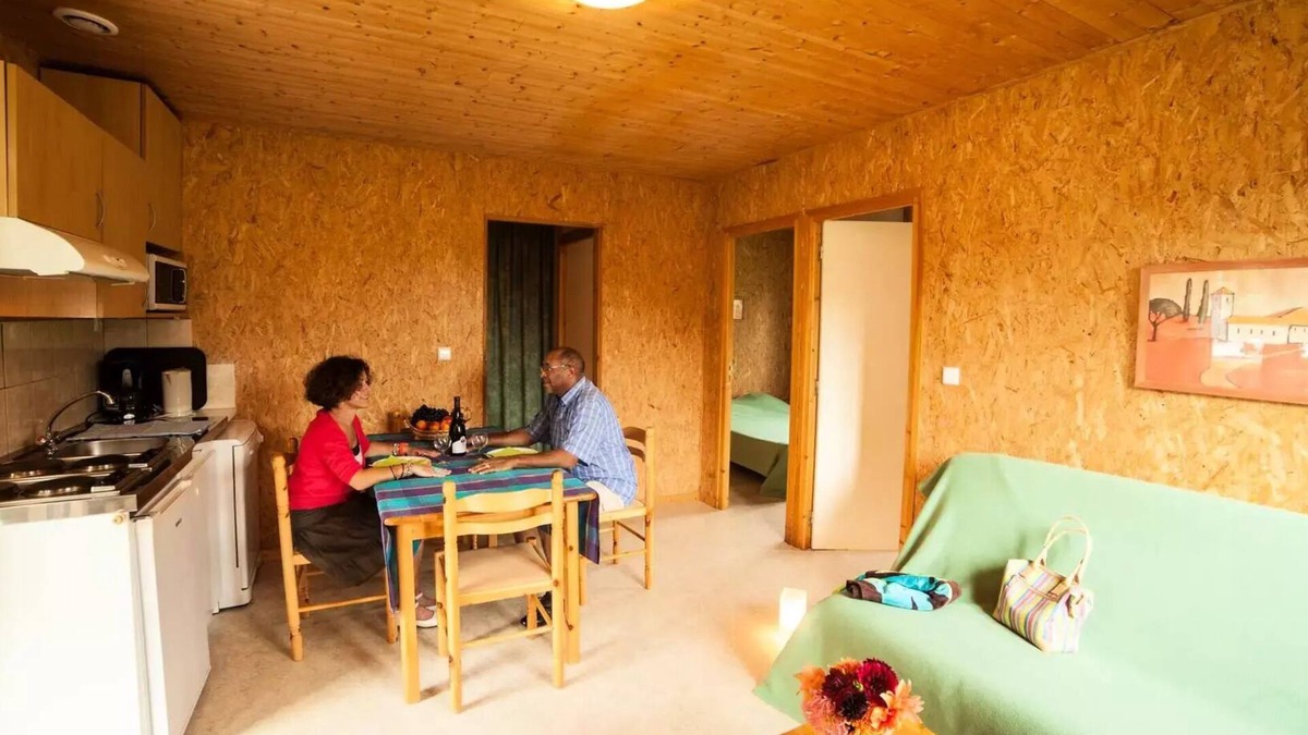 Villegusien-le-Lac Ski Chalet | Chalets de la Vingeanne * - Standard chalet PMR (person with reduced mobility) 39m2 - 2 bedrooms/covered terrace 6 people