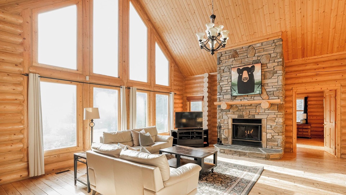 Mille-Isles Ski Chalet | ChaletsOasis Luxury Log Home with outdoor Hot Tub