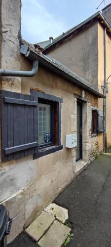 Beaumont-sur-Sarthe House | Chaleureuse petite maison de bourg