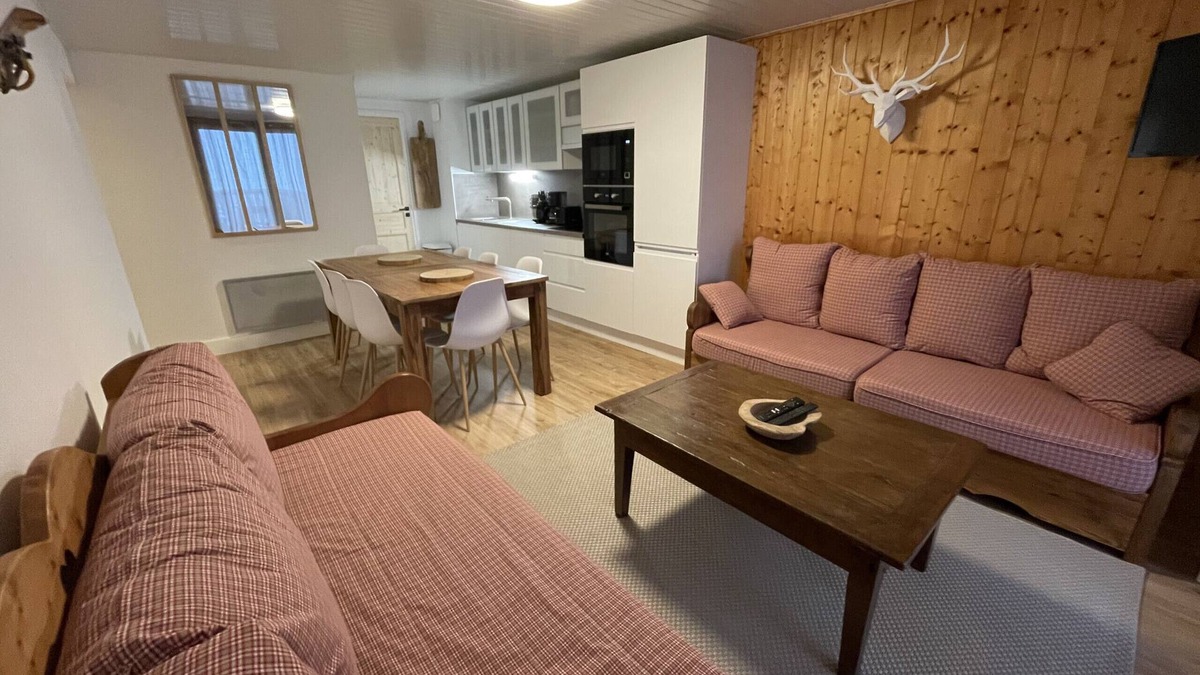 Saint-Jacques-des-Blats Apartment | Chaleureux appartement - résidence Altitude 1500