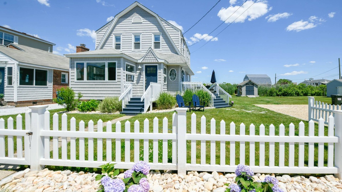 Saybrook Manor House | Chalker Beach House Steps to the Water!