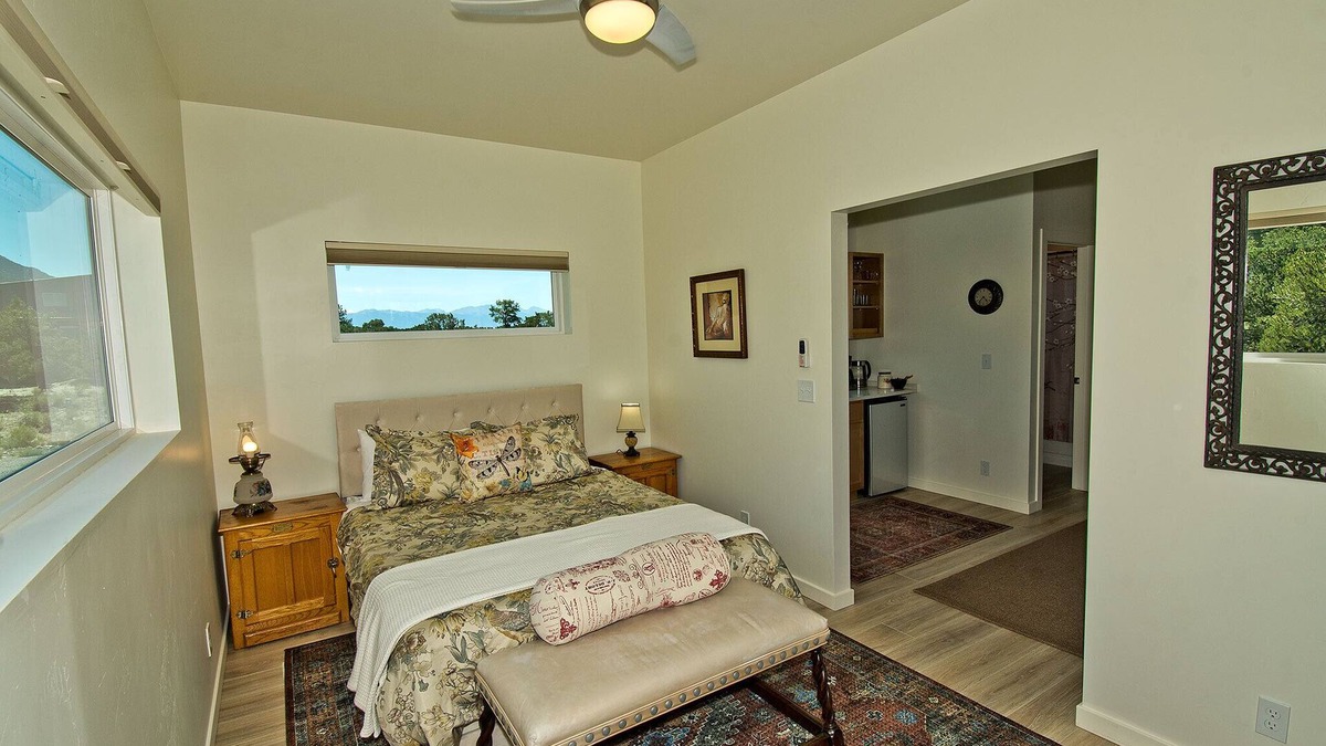 Crestone Apartment | Challenger Views on Ridgecrest: Upstairs Suite