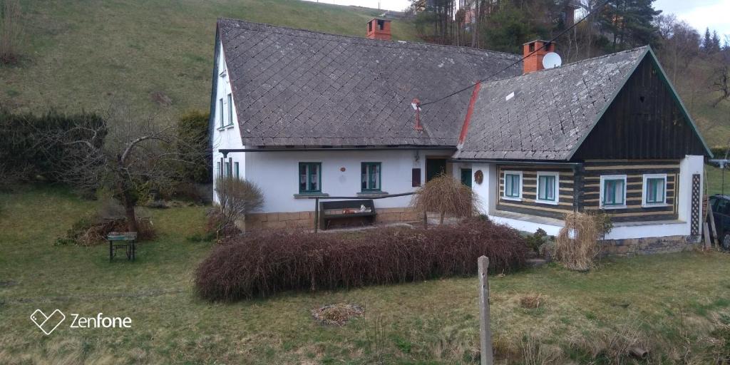 Police nad Metuji House | Chalupa s Roubenkou