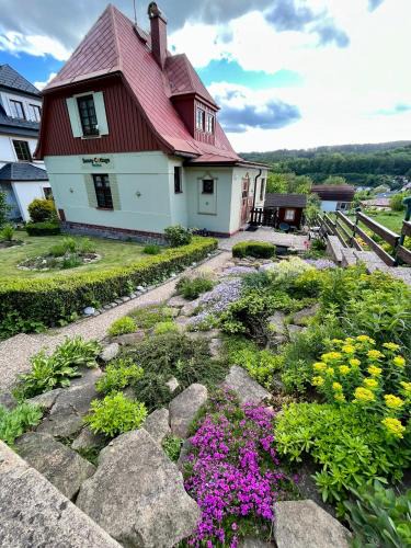 Svoboda nad Upou Villa | Chalupa Sunny Cottage