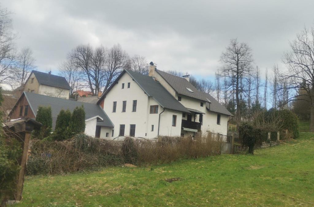 Svetla nad Sazavou Villa | chalupa u potoka