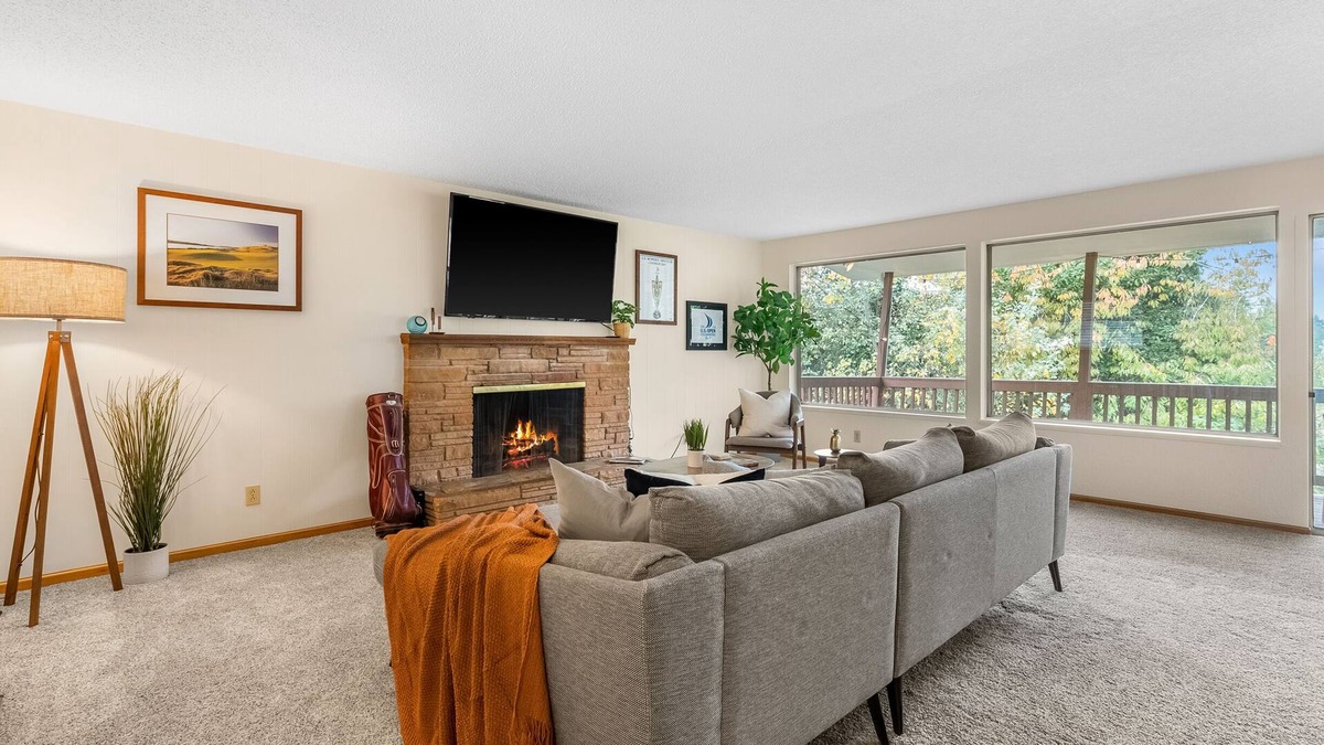 University Place House | Chambers Bay Golf House in University Place, WA