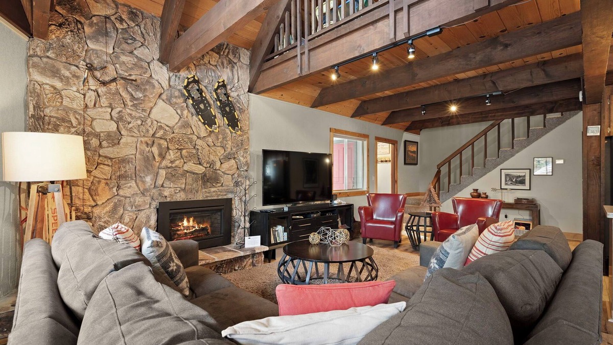 Chamberlands Ski Chalet | Chambers Dreamin'-Chambers Beach, Pool & Tennis, Beautiful 3 bedroom, 2 bath