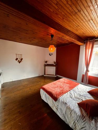 Aurignac House | Chambre au domaine du moulin du pont