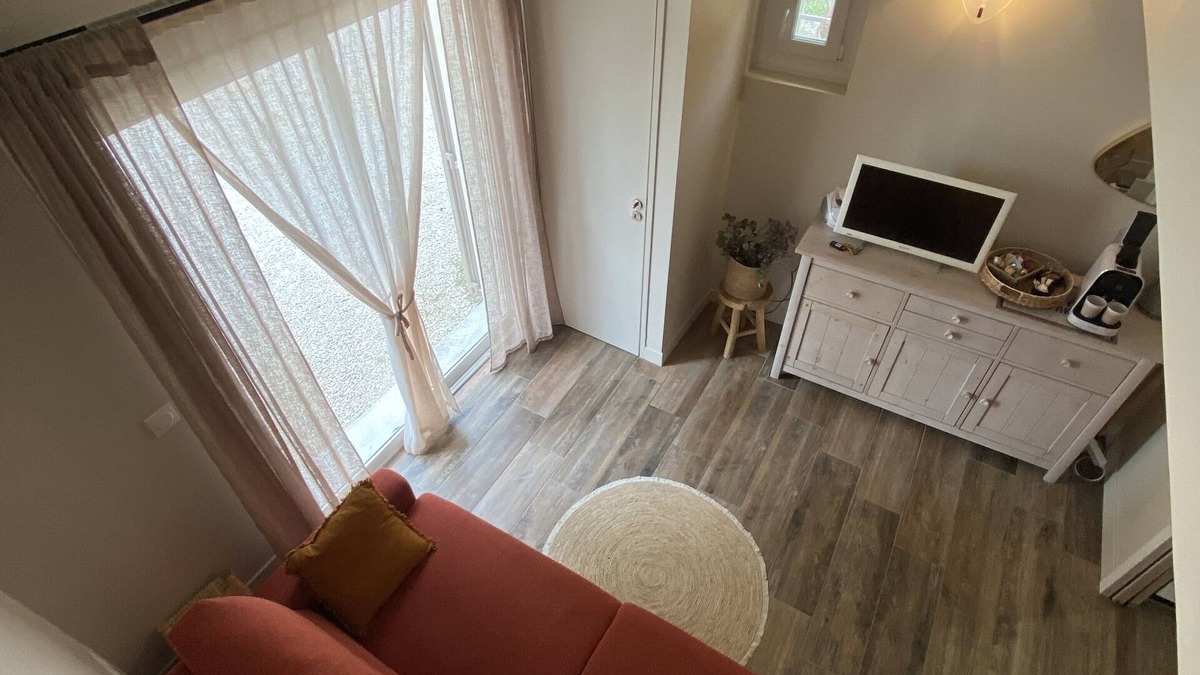 Monteux Bed & Breakfast | Chambre Avec Accès Parc et Piscine