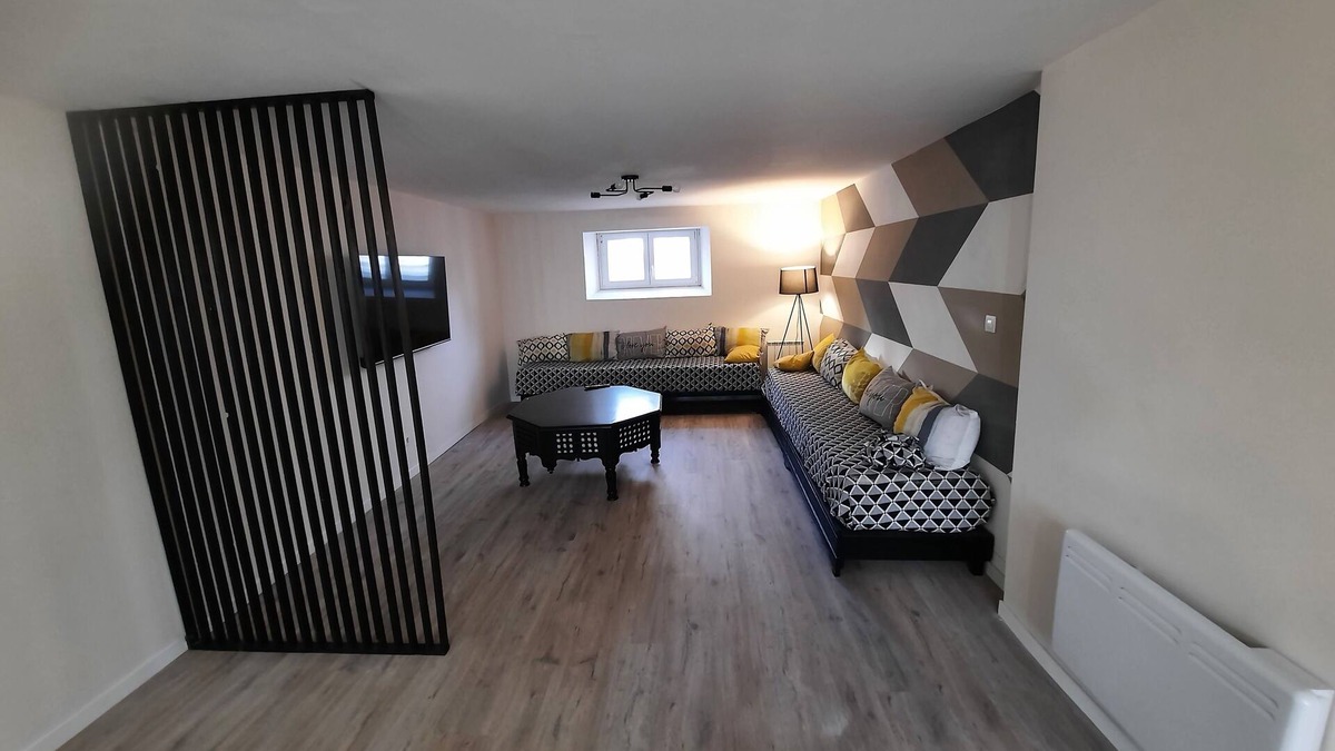 Vesoul Bed & Breakfast | Chambre Avec Salle de Bain 2. Idéale Pour un Séjour Économique Tout Confort