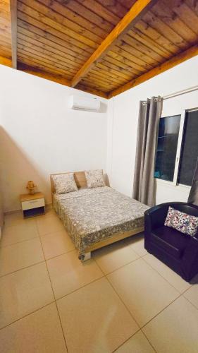 Dzaoudzi Apartment | Chambre Bachacha