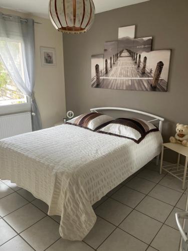 Boisset-Saint-Priest Bed & Breakfast | Chambre calme dans villa