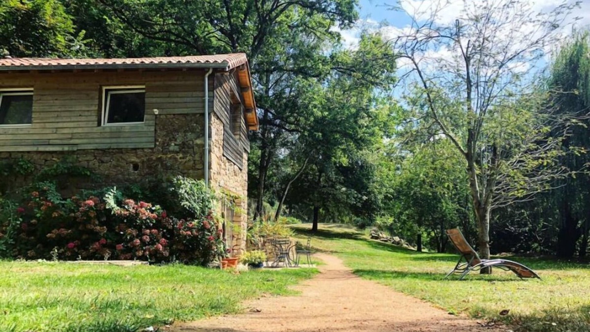 Mortagne-sur-Sevre Bed & Breakfast | Chambre "cascade"