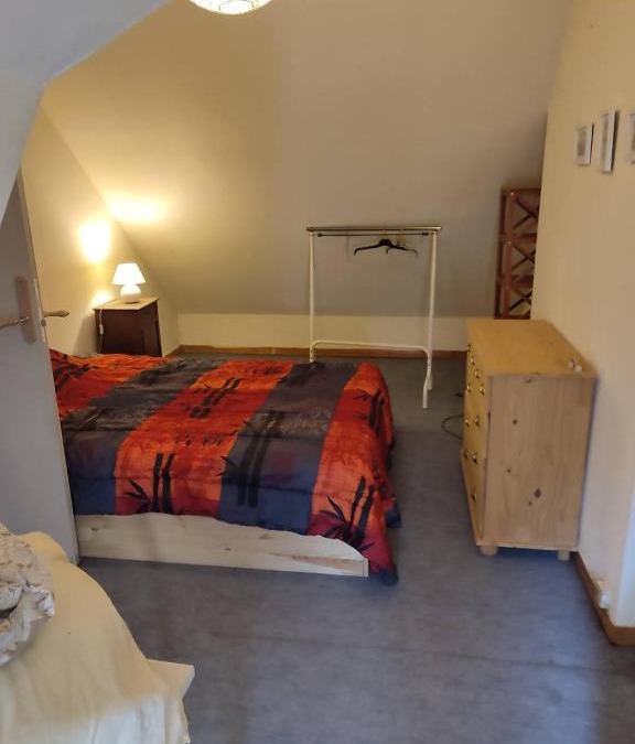 Ivoy le Pre House | chambre chez l'habitant ,bleue, maison ancienne