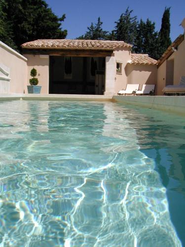 Eyguieres Bed & Breakfast | Chambre d'hôte Anais