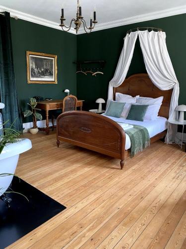 Quesnoy-le-Montant House | Chambre d'hôtes Lou - Château Le Bas Bleu