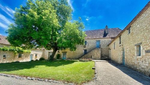 Conne-de-Labarde Bed & Breakfast | Chambre d'hôte "la Source" Domaine de Fonpeyroune