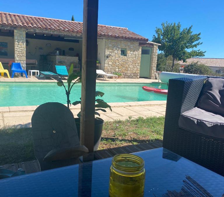 Alba-la-Romaine House | Chambre d'hôtes 2p, gestion libre, espace piscine partagé