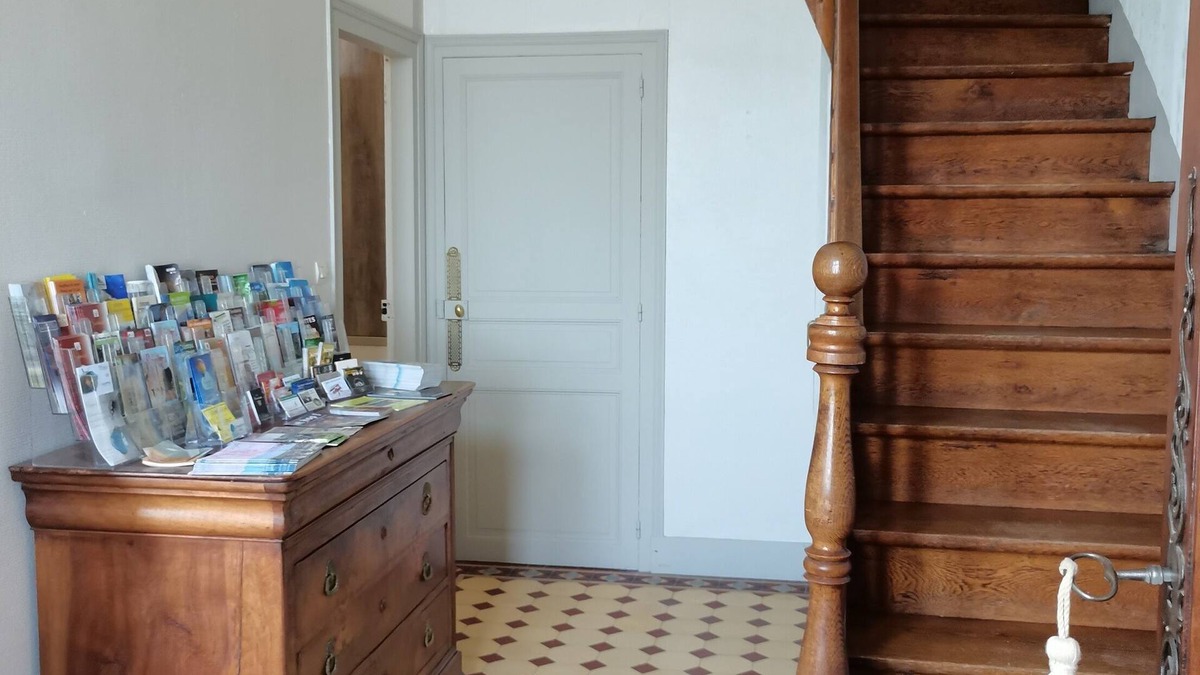Troo House | Chambre D'hôtes de Charme Dans Village Troglodytique : La Chambre du Poète