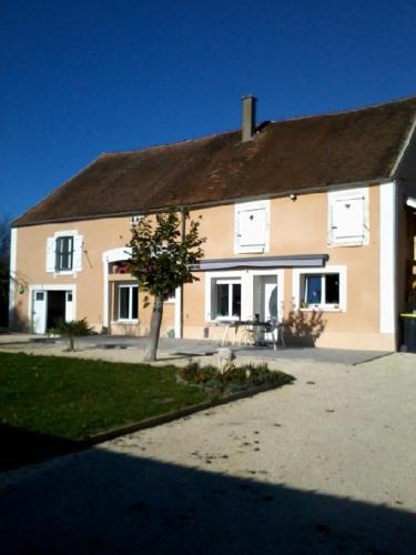 Bleigny-le-Carreau House | Chambre d'hôtes