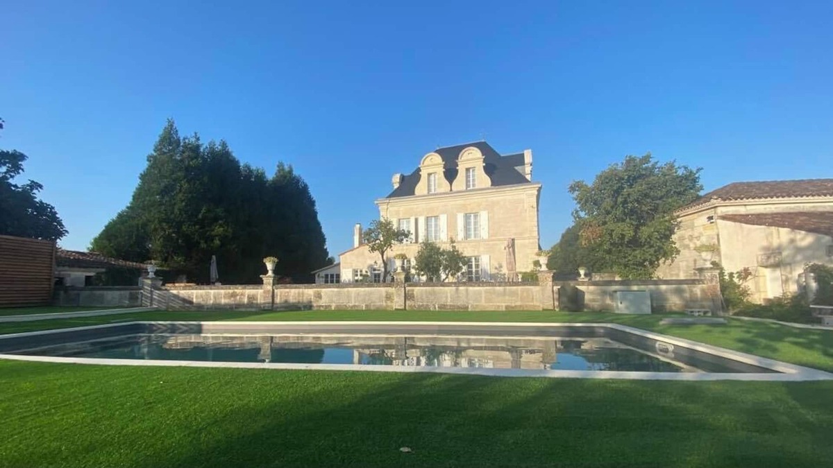 Angeac-Charente Bed & Breakfast | Chambre D'Hote 19th Century Maison de Maitre in the Cognac vineyard area.