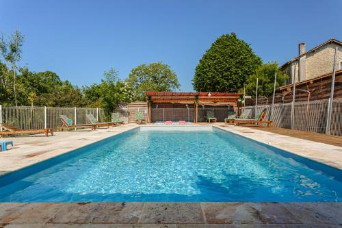 Genouille Bed & Breakfast | Chambre d'hote Rubis
