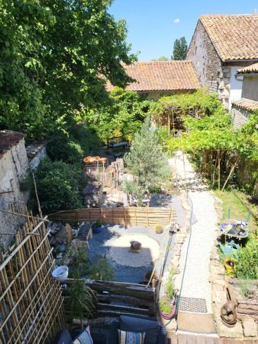 Chef-Boutonne Bed & Breakfast | Chambre d'Hote Woody